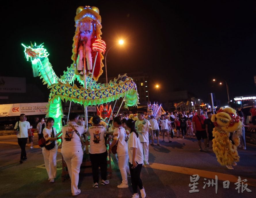 九皇大帝千秋宝诞 怡斗母宫花车大旗队热闹接神