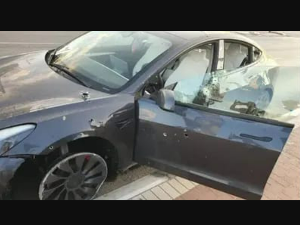 以巴冲突 以汉称靠开特斯拉成功逃脱哈马斯追杀