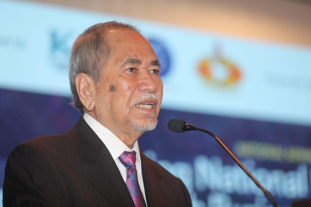 企业促进团结全国研讨会:旺朱乃迪致词、星洲日报获奖