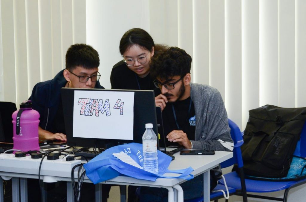 优大首办校际夺旗挑战赛 国内大专生踊跃参与