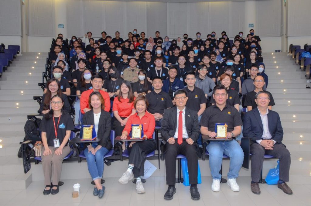 优大首办校际夺旗挑战赛 国内大专生踊跃参与