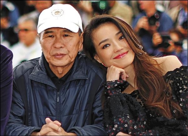 侯孝贤患阿兹海默症｜儿子发声明曝病况 舒淇松口早知道