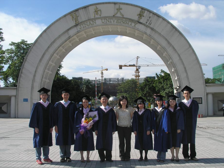 全国版/【暖势力】/以诗纪史结集成书笔描政坛风云 徐持庆坚毅不拔活出精彩人生