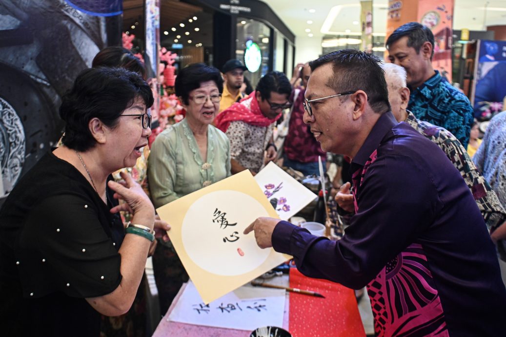 全国:补图片/登州政府强调,衣着指南只是针对穆斯林游客,非穆斯林游客不受影响,而且州政府从不曾因衣着问题而向任何游客开罚。