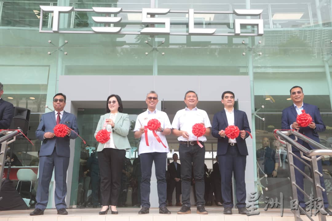 全马首家Tesla正式开幕!区域董事:Model 3车型年杪抵马