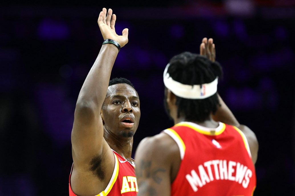 公鹿新季开打前迎利好  字母哥提前续约