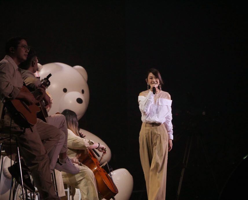 刘若英云顶唱到险缺氧 李心洁惊喜台下互飙歌