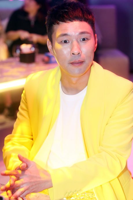 办演唱会有赚恢复自信 陈威全霸气喊话：本人有钱