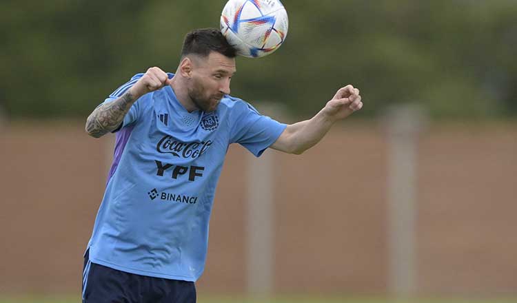 南美洲区世杯入选赛| 阿根廷追击巴拉圭 梅西首发成疑