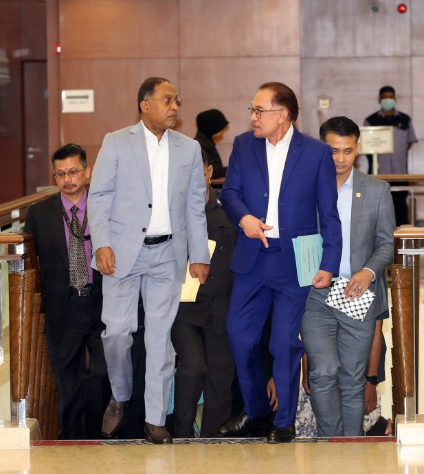 国会/安华：拨款1亿令吉援助巴勒斯坦人+否认拒绝出兵指控