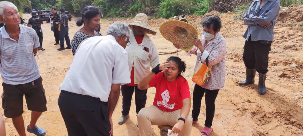 土地局驱逐拱桥农民酿碰撞 1人断齿鼻流血