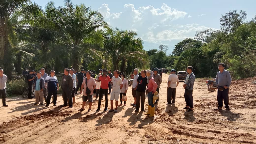 土地局驱逐拱桥农民酿碰撞 1人断齿鼻流血