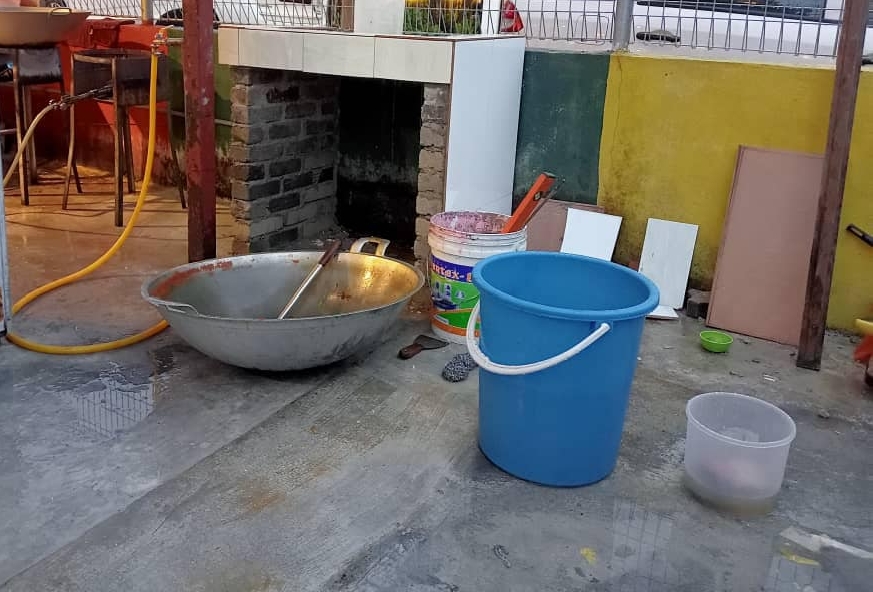 大都会-吉隆坡市政局对付违例食肆/5图