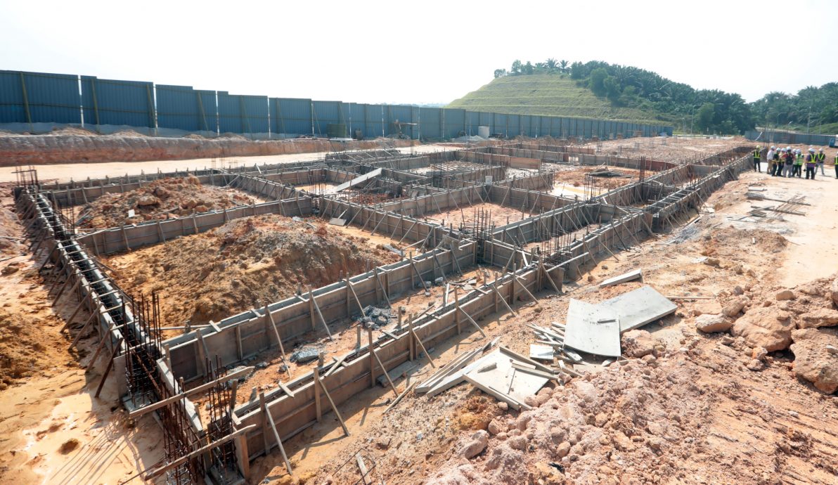 大都会/副文/建校委员会巡视礼仁艾美娜华小兴建工程