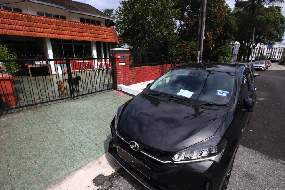 大都会/封面/电访屋前停车课题