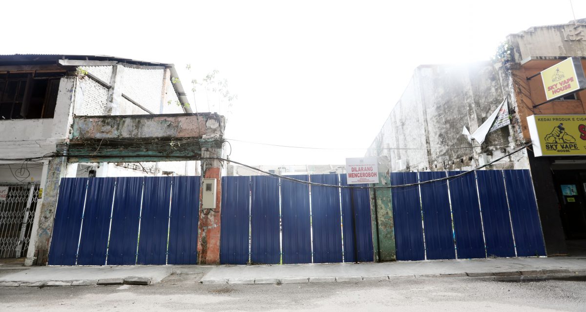 大都会/市议会为废置地段筑起围栏,阻有人闯乱丢垃圾!