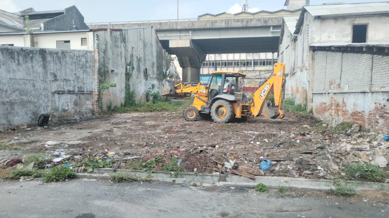 大都会/市议会为废置地段筑起围栏,阻有人闯乱丢垃圾!