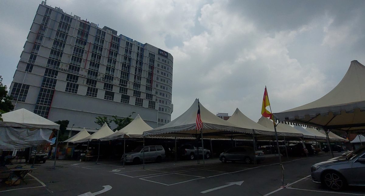 大都会/早报头/坚持加建有盖设施立场,双溪龙社区大市场贩商公会与80摊贩拒私营化/3图