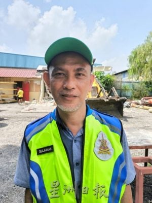 大都会/ME03头/土地局拉大队拆建在政府保留地神庙!