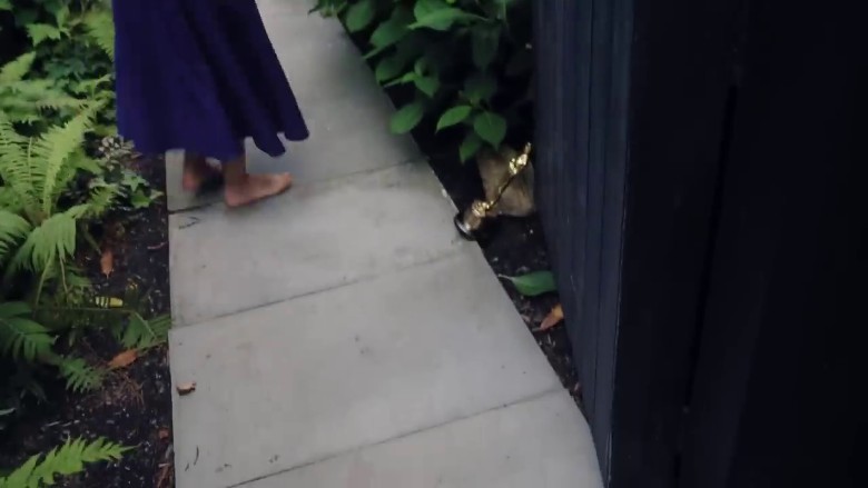 奥斯卡奖座当门挡 桂莉芙柏德露挨批做作