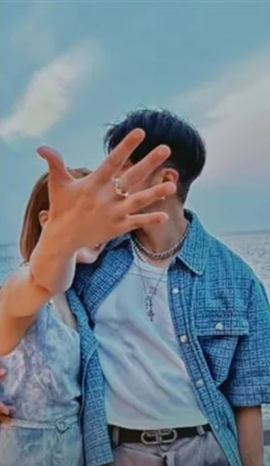 娄峻硕求婚成功 焦凡凡晒婚戒喊:我愿意