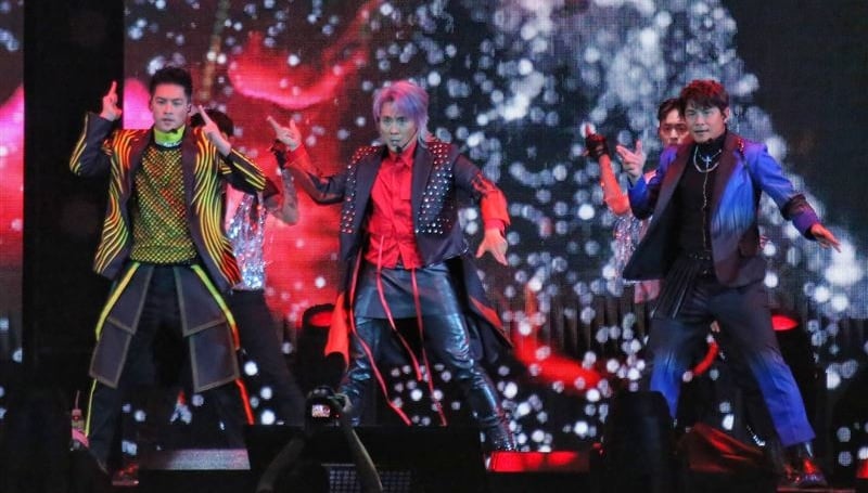 孙协志认爱夏宇童闪炸 　贴身热舞喊：这辈子最开心