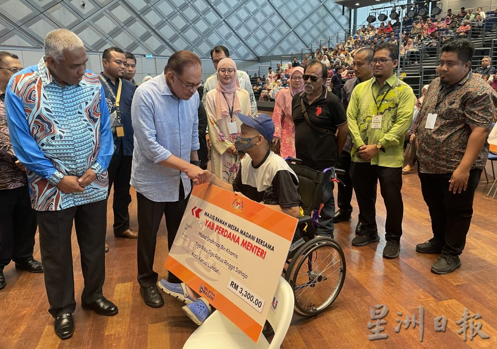 安华:电费涨仅适用于收入最高1%群体 “我作为首相也需缴起价电费”