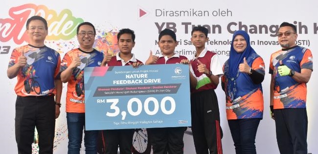 宝腾汽车捐赠引擎促进教学进步