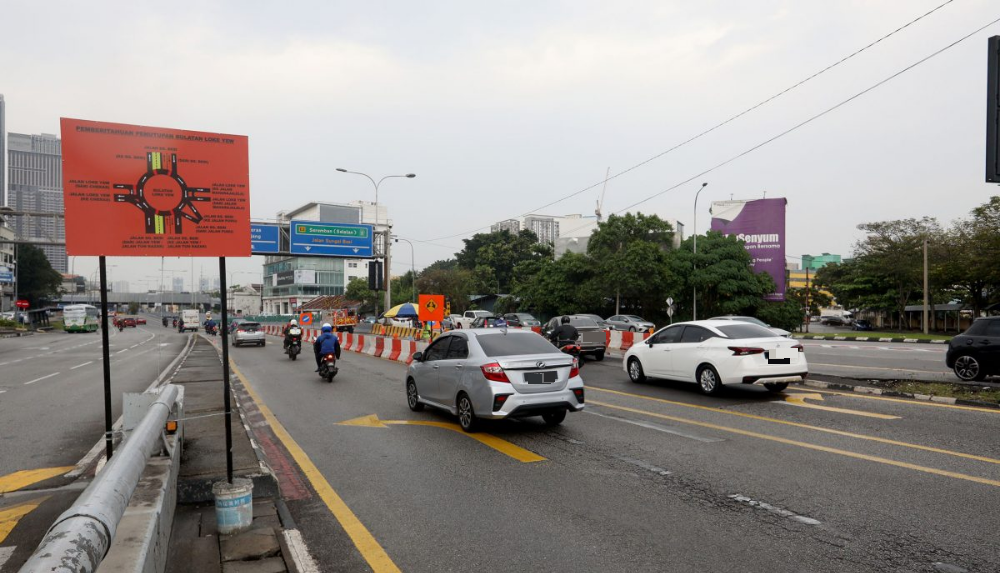 封面-大都会/陆佑交通圈封路首日情况/11图