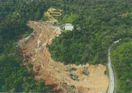 峇冬加里露营地土崩|什么是堰塞湖？  