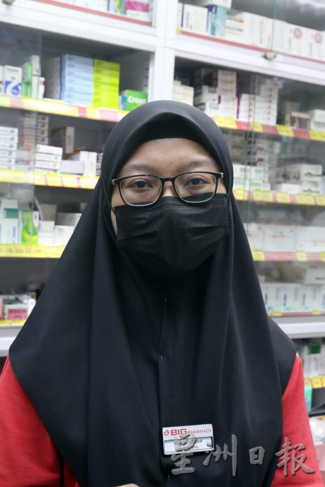 **已签发**柔：封底：【特稿】：烟霾来袭，眼剂止嗽及抗喘药未掀抢购潮