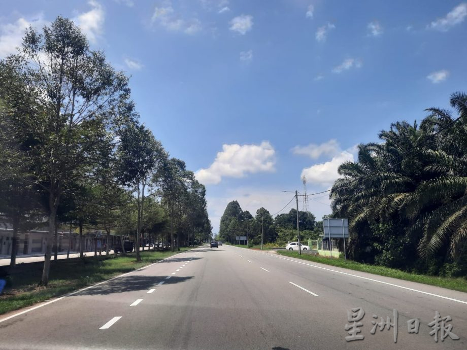 **已签发**柔：封面：【民生特工队】：实廊四条通往六条道路缺乏路灯，居民：不要亡羊才补牢