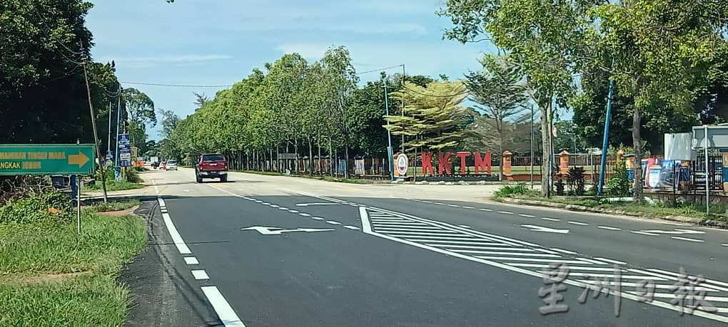 **已签发**柔：封面：【民生特工队】：实廊四条通往六条道路缺乏路灯，居民：不要亡羊才补牢