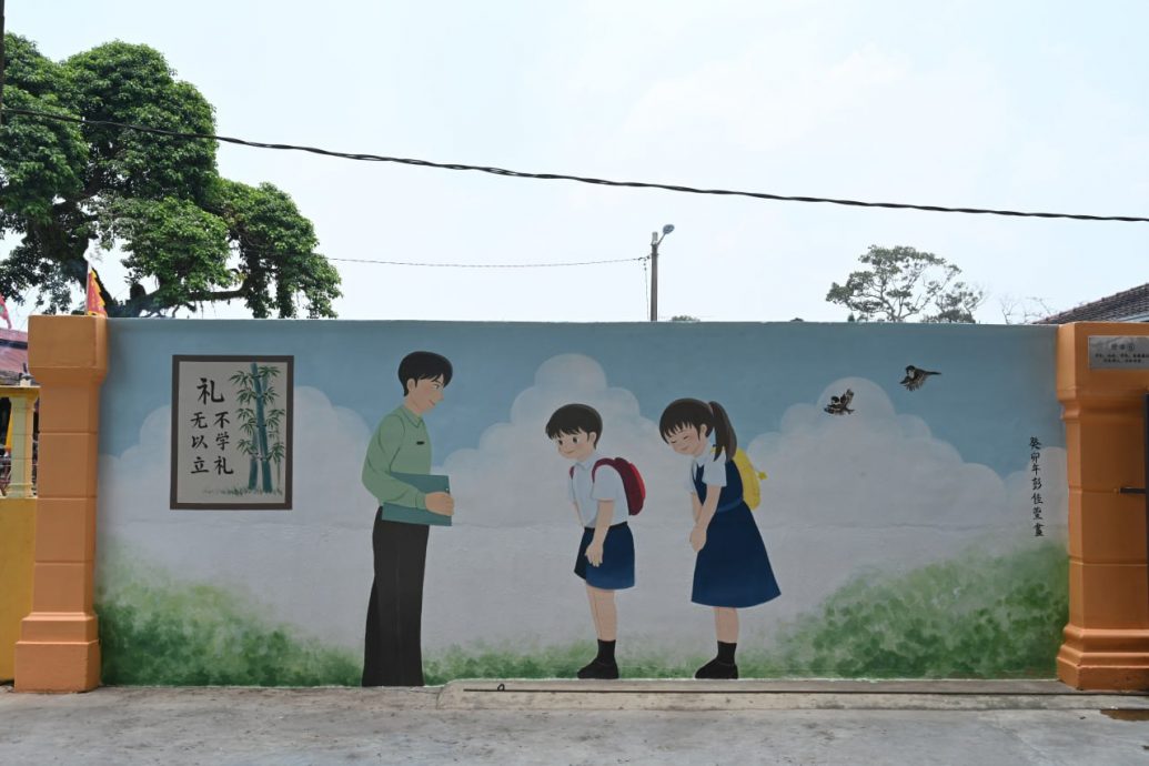 **已签发**柔:封面:【特稿】:配合村委美化计划,圣德华小6壁画完工亮相