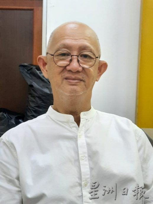 **已签发**柔:封面:【特稿】:麻坡五马路斗母宫设流动电影,勾起怀旧情怀与回忆