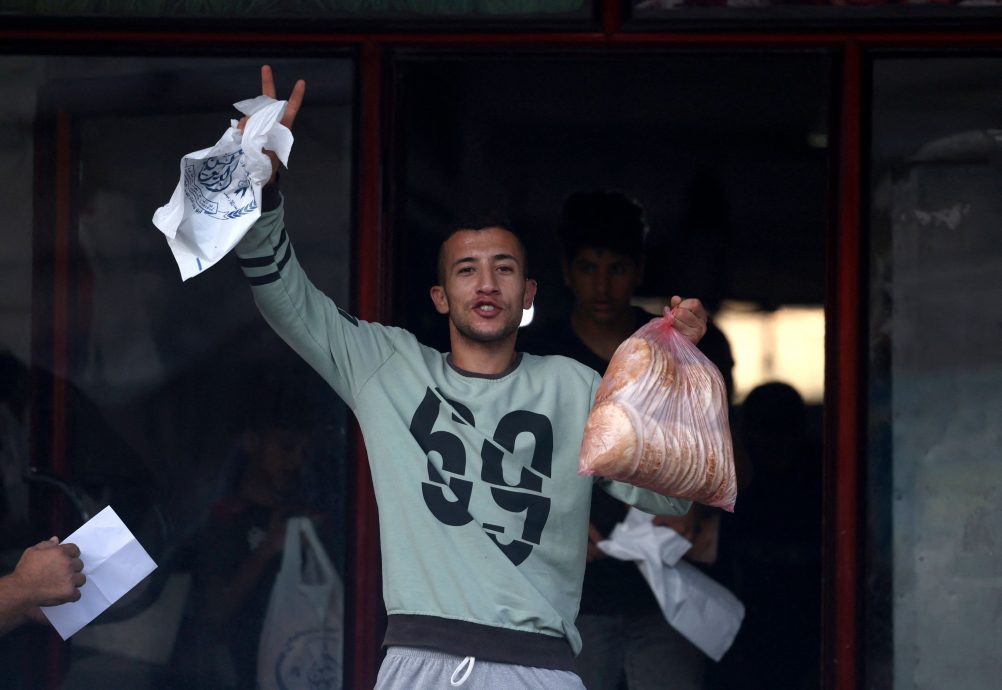 巴人逃至加沙南部 食水殆尽以地为床