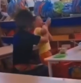 幼童遭老师喂食过程手段强硬引非议 院长:很抱歉,这事让我不得安睡