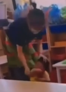 幼童遭老师喂食过程手段强硬引非议 院长:很抱歉,这事让我不得安睡