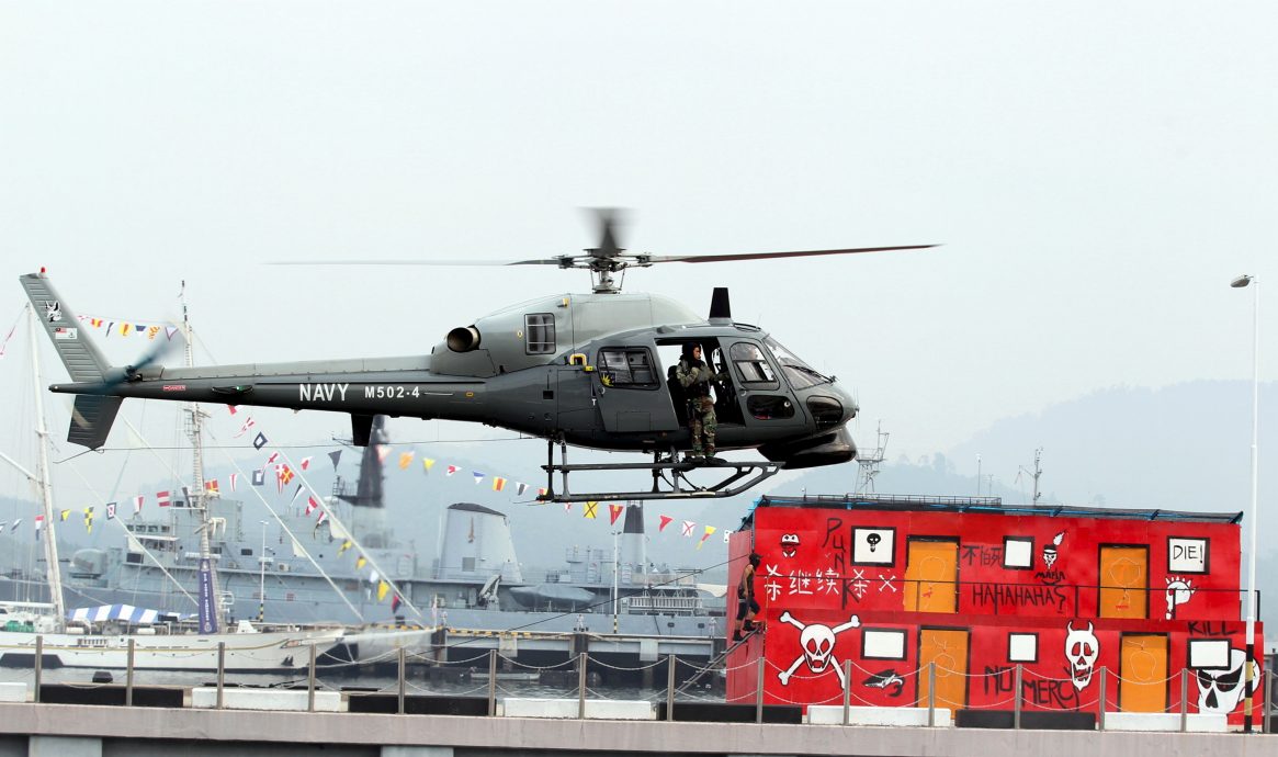 建军节90周年庆  防恐逼真演习 惊心动魄