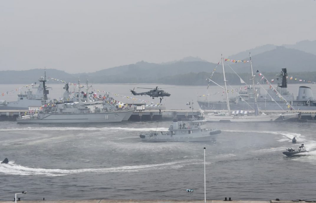 建军节90周年庆  防恐逼真演习 惊心动魄