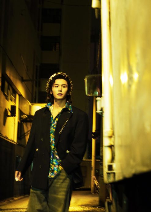 张哲瀚 伺机而动