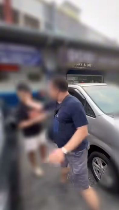 当街甩2男巴掌 火爆大叔庭上认罪 罚RM4500