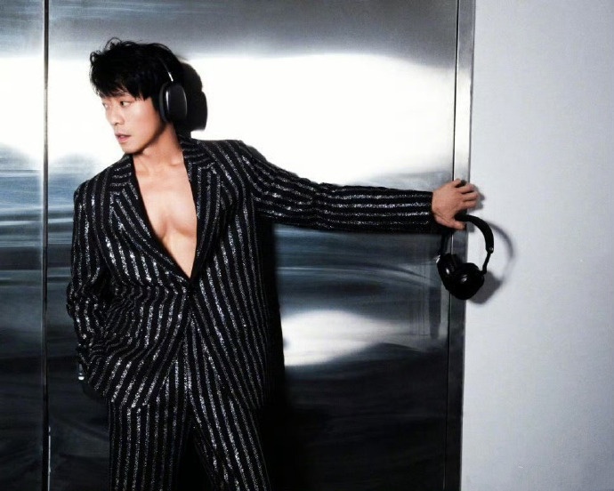 披荆3|张栋樑炸胸肌冲热搜 王耀庆质疑穿假胸肌