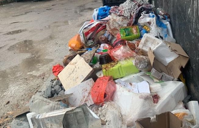 拿了又不吃还丢掉!主人家谴责宾客浪费宴会食物