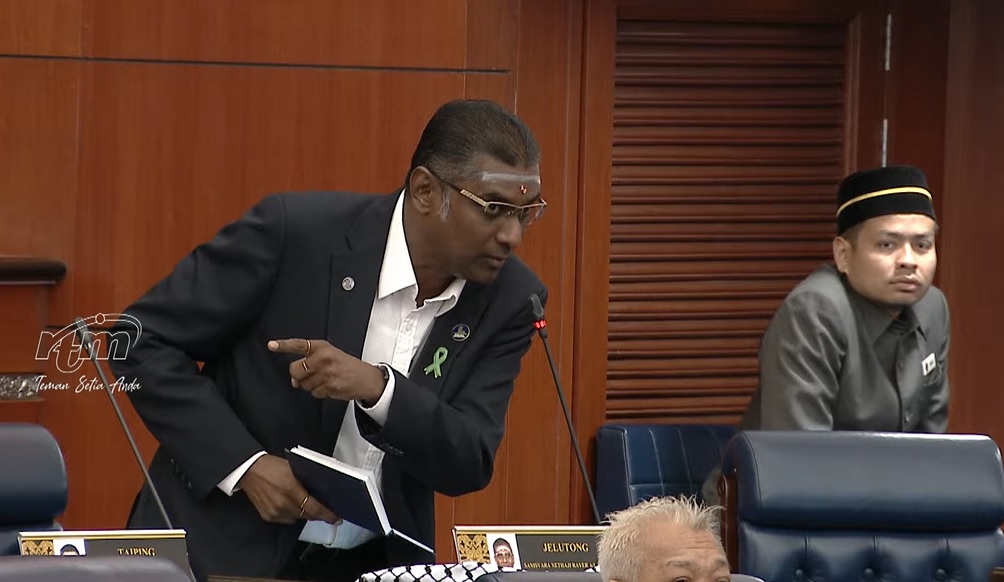 挑慕女婿掀骂战拒撤言论 邱培栋遭逐出国会