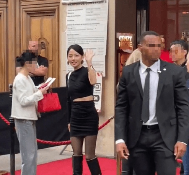 捧场疯马秀｜张嘉倪转发中国国庆文 网嘲“拿爱国洗白”