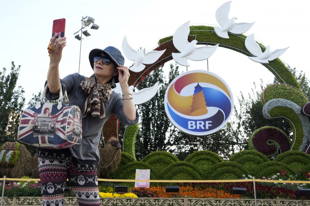 新配图 头条 普汀跟习近平的照片可不要了