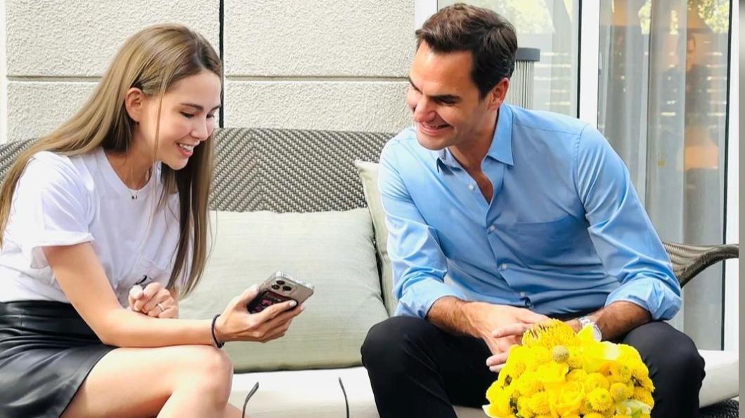 昆凌惊喜同框球王费德勒 周杰伦“宣示主权”网笑翻