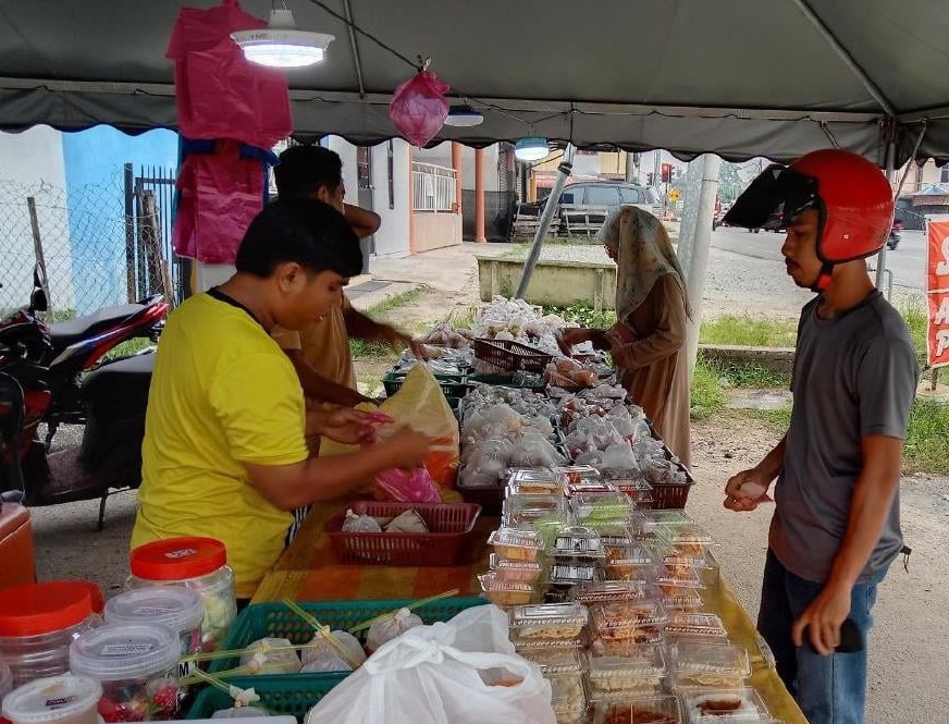 暖势力|一令吉“爱心早餐”减轻顾客负担 年轻小贩:利润微薄但满足