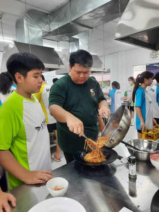 有故事的人（10月24日刊）：我的烹饪之路--林志扬